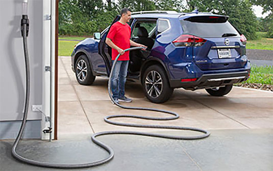 Vroom Retrac Vac Garage Clean